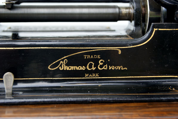 Dieses Markenzeichen diente bis 1907 / The pre-1907 Edison signature 