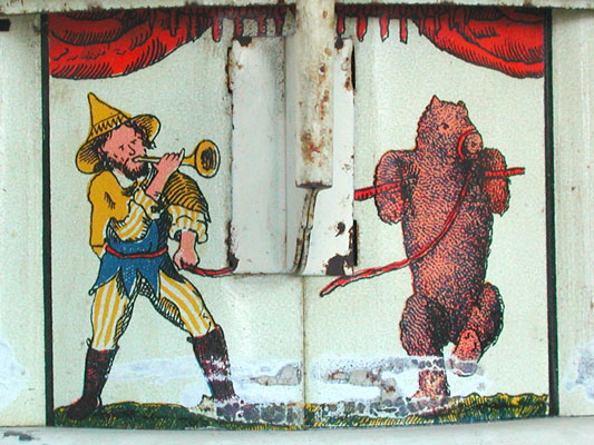 Der Trompeter und sein Tanzbär / The bugle call player and his dancing bear