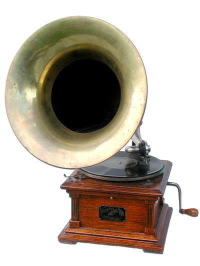 Der Durchmesser des Trichter beträgt 35 cm / The diameter of the horn measures 14"