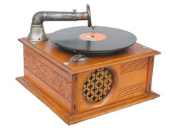 Das Melophone ist ein elegantes Tisch-Grammophon / Elegance is reflected by this table gramophone