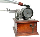 Der Phonograph spielt nur Zylinder der Grösse "Inter" / This phonograph plays only cylinders format "Inter"